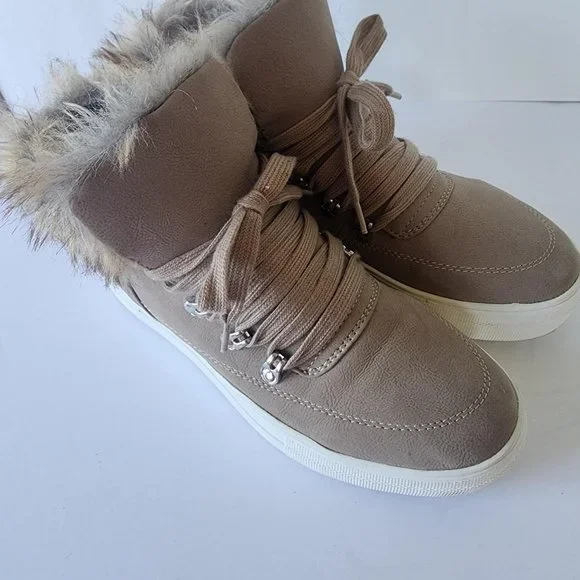 Soda Shoes Soda Womens Faux Fur Laceup Sneakerbooties Size 75